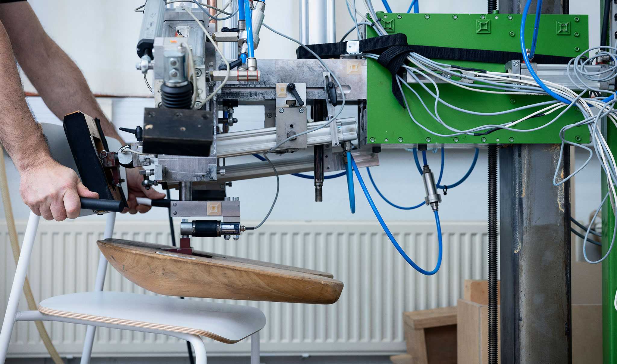 Chair testing in Martela's test laboratory