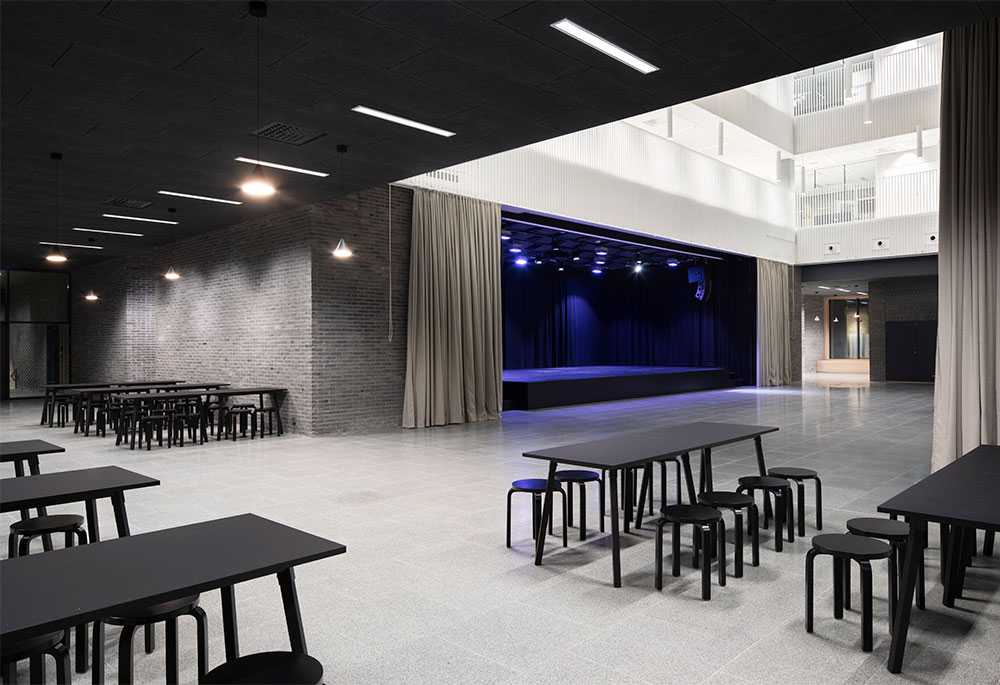  Martela's black Alku tables in the Jätkäsaari comprehensive school in Helsinki