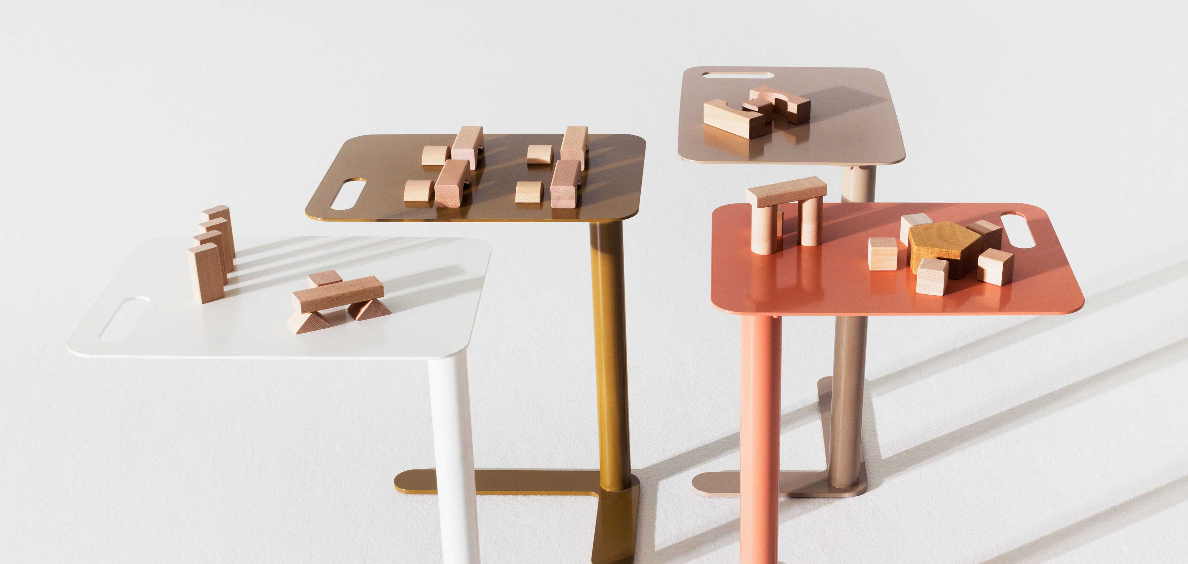 Wooden blocks on Trailer tables