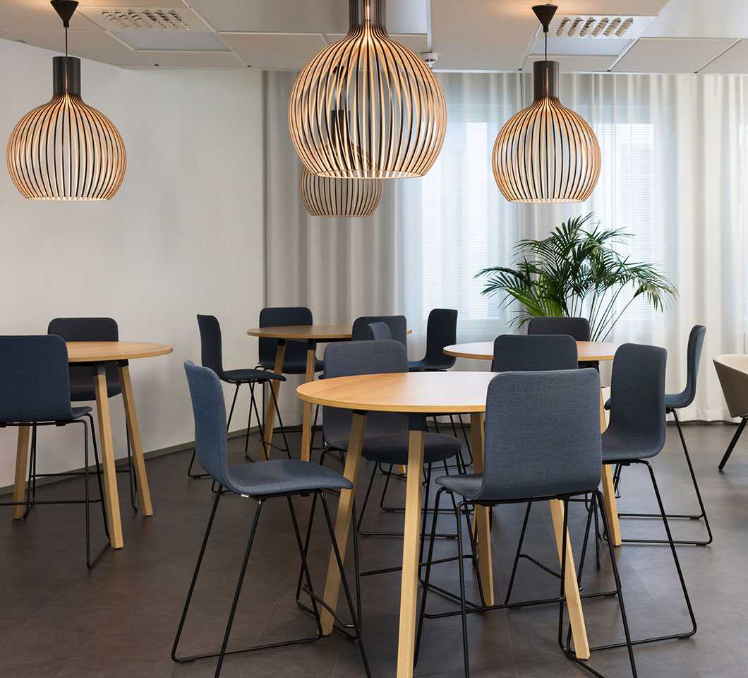 Sola chairs and Alku tables in the new office of Alva-yhtiöt