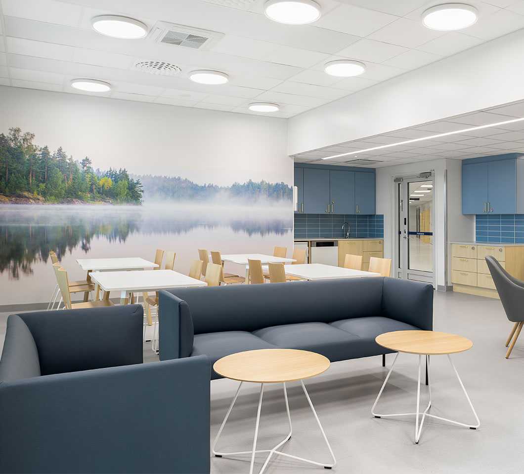 The lounge on the 3rd floor of Laine Hospital