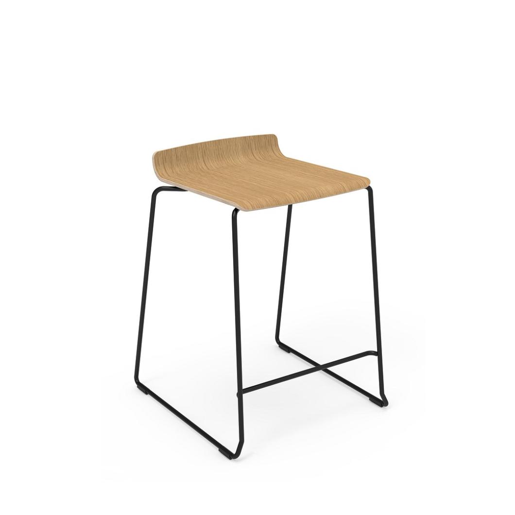 Form_bar_stool_with_sled_base_2805DEM_06_fullHD.jpg Form_bar_stool_with_sled_base_2805DEM_06_fullHD.jpg